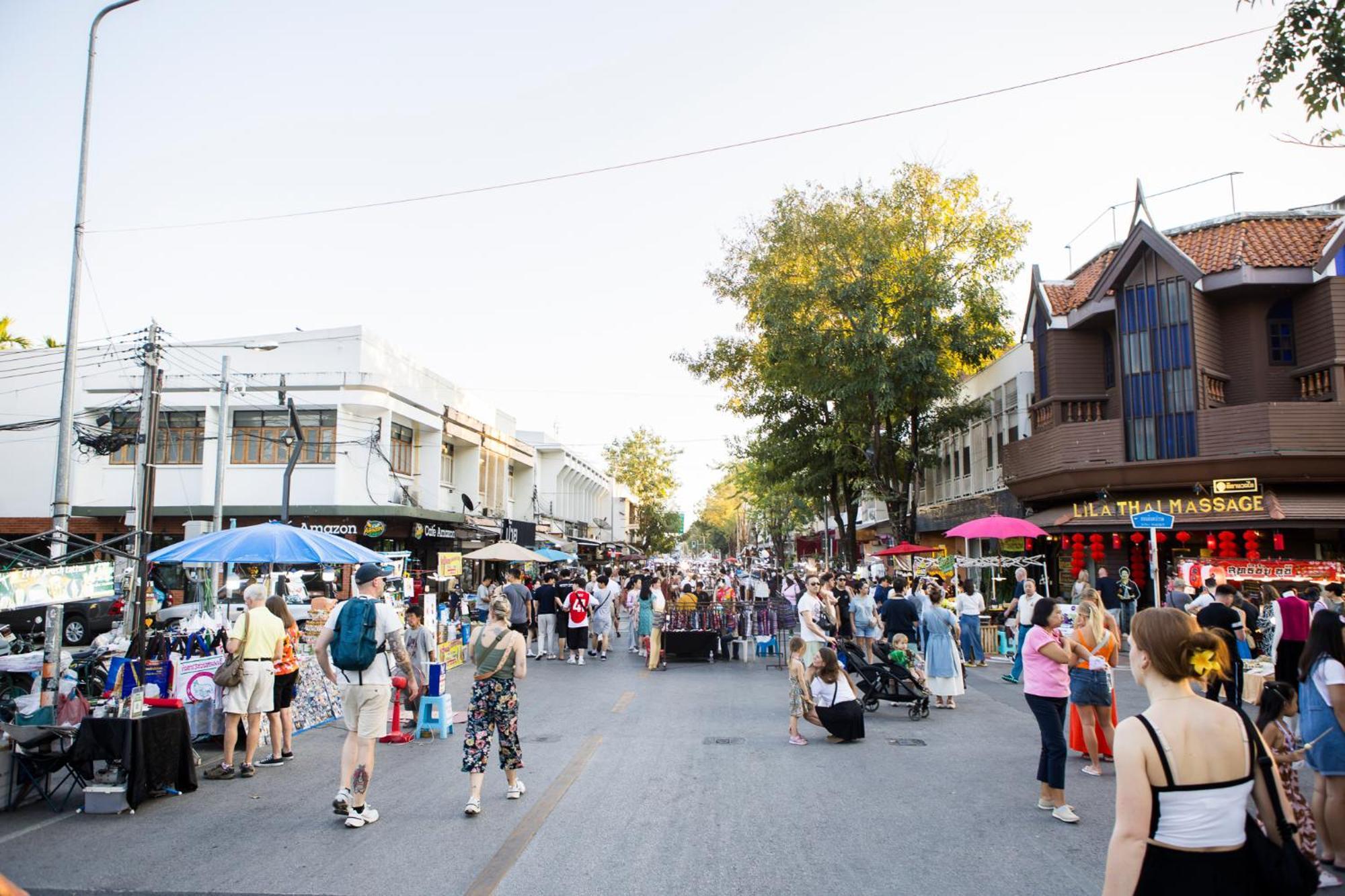 The Experience Walking Street Chiang Mai Hotel Exterior foto