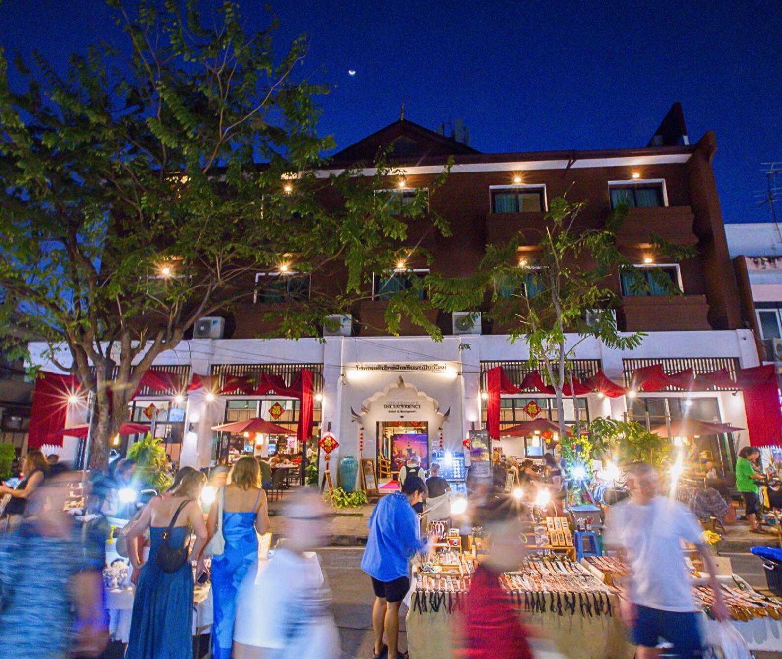 The Experience Walking Street Chiang Mai Hotel Exterior foto